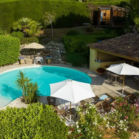 La Colline De Bed & Breakfast 2*