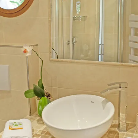 Bed & Breakfast La Colline De 2*