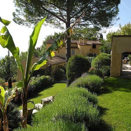 La Colline De Bed & Breakfast 2*
